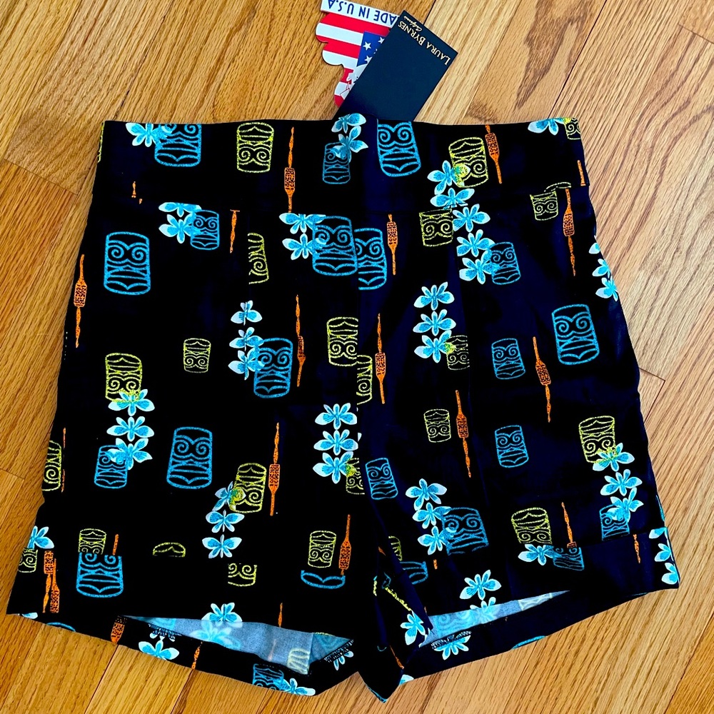 Laura Byrnes Tiki high-waisted shorts